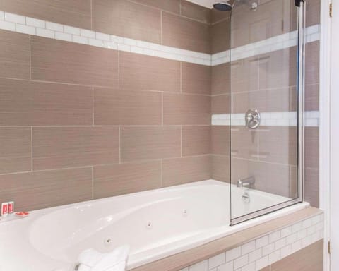 Econo Lodge Downtown Hotel in Gatineau