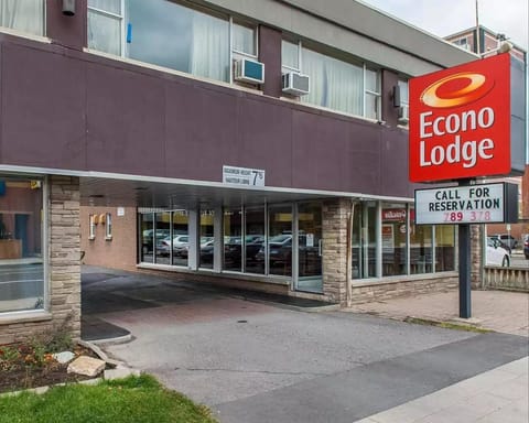 Econo Lodge Downtown Hotel in Gatineau