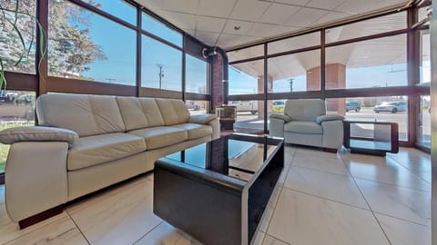 Ramada by Wyndham Arnprior Hotel in Arnprior