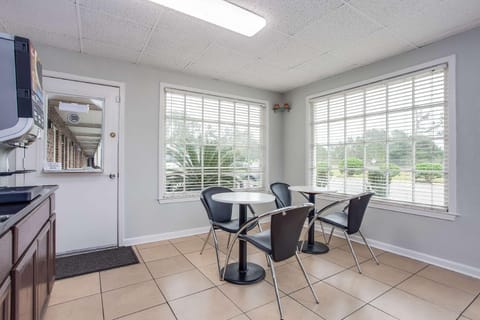 Motel 6 Walterboro, SC Hotel in Walterboro