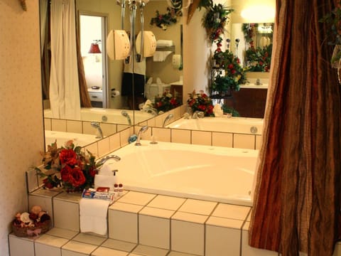 Country Hearth Inn & Suites Union City Motel in Tennessee