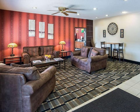 Quality Inn Brooklyn Center Hotel in Brooklyn Center