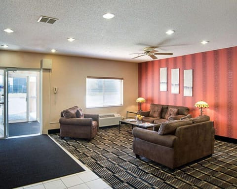 Quality Inn Brooklyn Center Hotel in Brooklyn Center