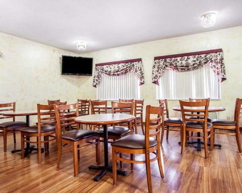 Quality Inn & Suites Champaign North - Urbana Hotel in Champaign