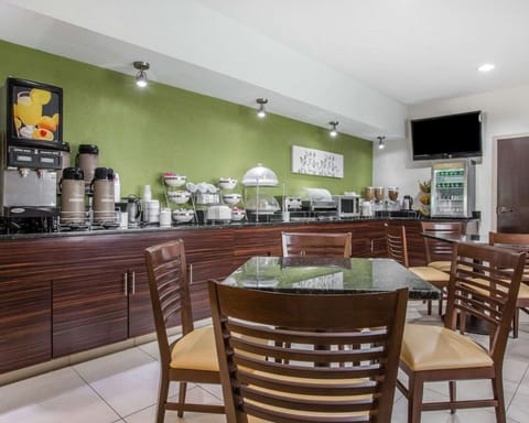 Days Inn by Wyndham McDonough Hotel in McDonough