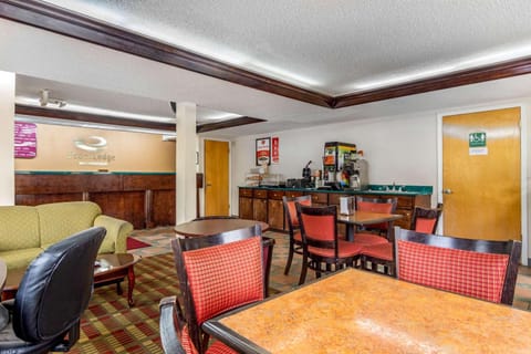 Econo Lodge Byron - Warner Robins Hotel in Warner Robins
