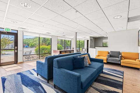 Comfort Inn & Suites Glenwood Springs On The River Hotel in Glenwood Springs