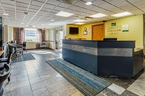 Quality Inn & Suites Bristol North Hotel in Bristol