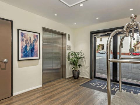 Mantra One Sandy Bay Road Hobart Hotel in Hobart