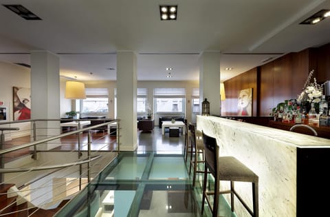 Bar/lounge