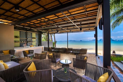 Bar/lounge