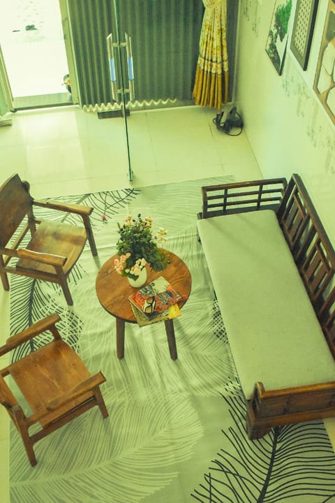Shared lounge/TV area