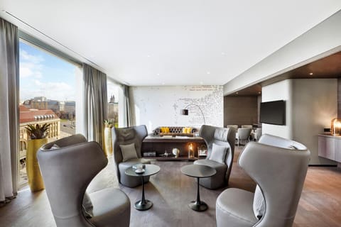 Bar/lounge