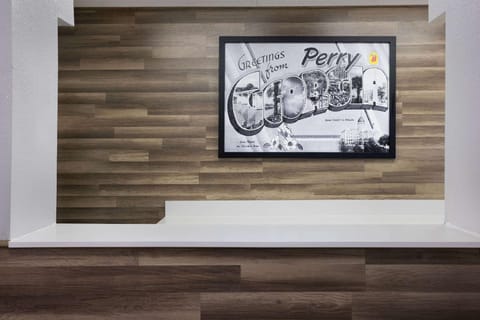 Super 8 by Wyndham Perry National Fairground Area I-75 Hotel in Perry