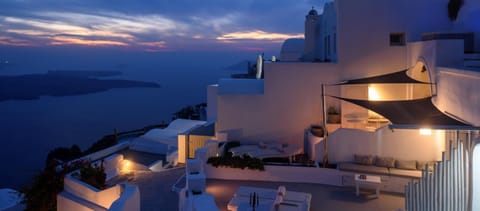 Zenith Blue Traditional Houses Hotel in Imerovigli