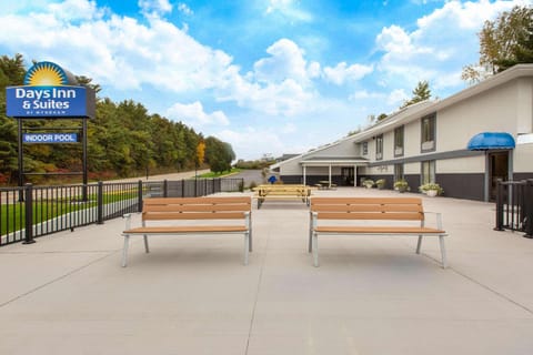 Days Inn & Suites by Wyndham Wisconsin Dells Hotel in Lake Delton