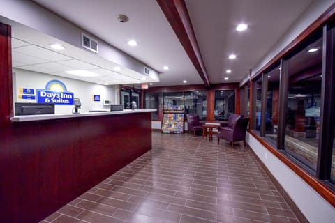 Days Inn & Suites by Wyndham Wisconsin Dells Hotel in Lake Delton