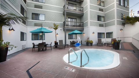 Best Western Plus All Suites Inn Hotel in Santa Cruz