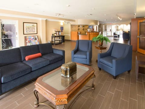 Comfort Suites Visalia - Convention Center Hotel in Visalia