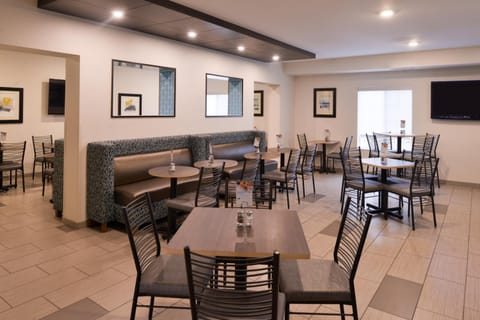 Holiday Inn Express Hotel & Suites Sioux Falls At Empire Mall By IHG Hotel in Sioux Falls