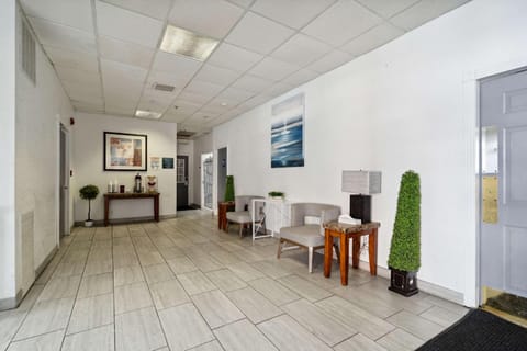 Econo Lodge Inn & Suites Waterloo Downtown Hotel in Waterloo