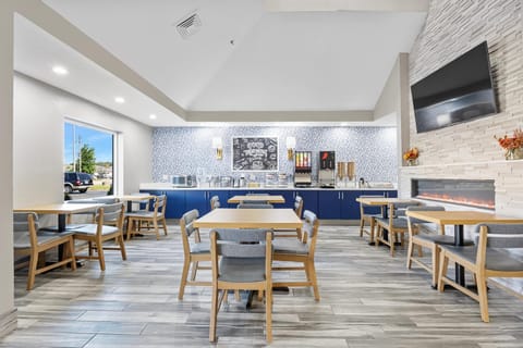 AmericInn by Wyndham Urbana/Champaign University Area Hotel in Urbana