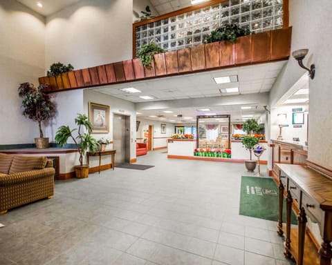 Quality Inn & Suites Sellersburg - Louisville Area Hotel in Indiana
