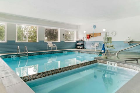 Econo Lodge Traverse City South Hotel in Michigan