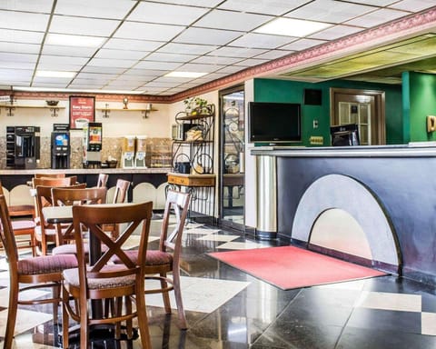 Econo Lodge Scranton near Montage Mountain Hotel in Scranton