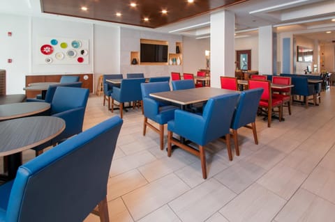 Holiday Inn Express Hotel And Suites Tupelo By IHG Hotel in Tupelo