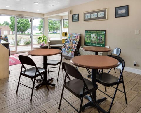 Econo Lodge Virginia Beach Town Center Hotel in Chesapeake