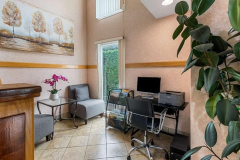 Quality Inn & Suites Vancouver - Hazel Dell Hotel in Vancouver