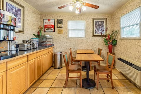 Econo Lodge Worthington - Columbus North Hotel in Worthington