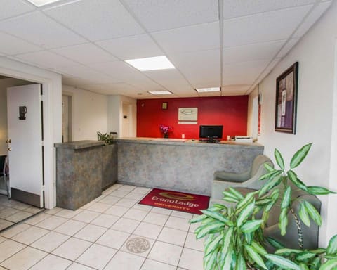 Travelodge by Wyndham Gainesville Hotel in Gainesville