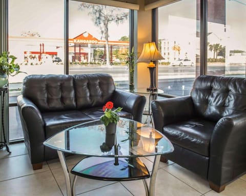 Econo Lodge Panama City St. Andrews Hotel in Highway 30A Florida Beach