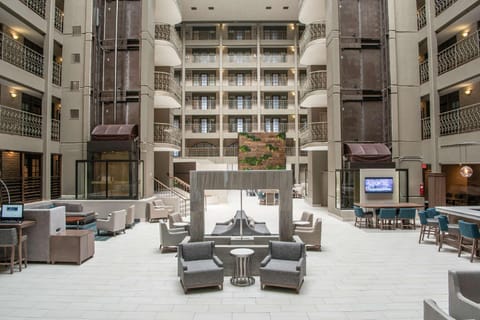 Embassy Suites by Hilton Chicago Schaumburg Woodfield Hotel in Rolling Meadows