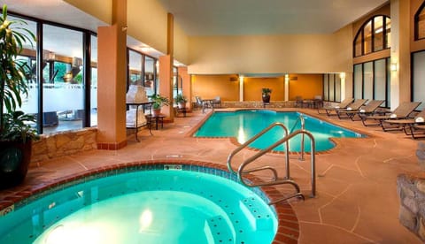 Embassy Suites by Hilton Chicago Schaumburg Woodfield Hotel in Rolling Meadows