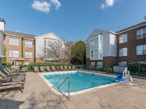 Homewood Suites by Hilton Chicago - Schaumburg Hotel in Rolling Meadows