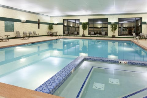 Holiday Inn & Suites Bolingbrook by IHG  Hotel in Bolingbrook