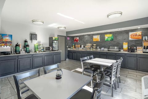 Quality Inn & Suites Bloomington University Area Hotel in Bloomington