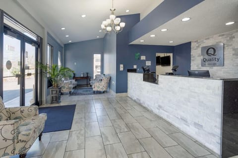 Quality Inn & Suites Bloomington University Area Hotel in Bloomington