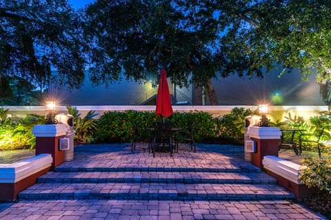 Holiday Inn Express Hotel & Suites Bradenton West By IHG Hotel in Bradenton