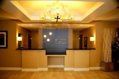 Holiday Inn Express & Suites Marion Northeast By IHG Hotel in Marion