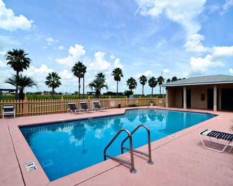 Rodeway Inn & Suites Haines City - Winter Haven Hotel in Haines City