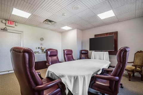 Quality Inn & Suites Albany Airport Hotel in Latham