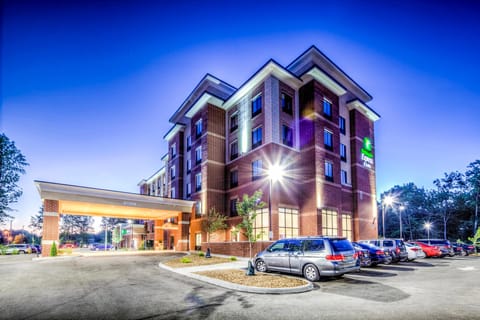 Holiday Inn Express & Suites Cleveland/Westlake By IHG Hotel in Westlake