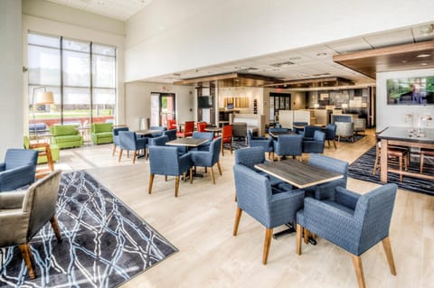 Holiday Inn Express & Suites Cleveland/Westlake By IHG Hotel in Westlake