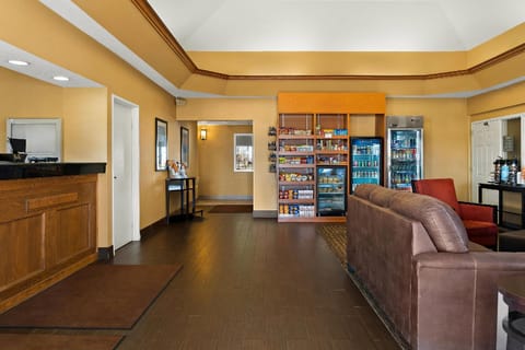 Comfort Suites Saginaw North Hotel in Michigan