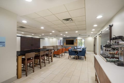 Holiday Inn Express Hotel & Suites Louisville East By IHG Hotel in Jeffersontown