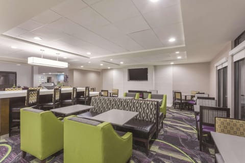 La Quinta Inn & Suites by Wyndham Columbus North Hotel in Phenix City